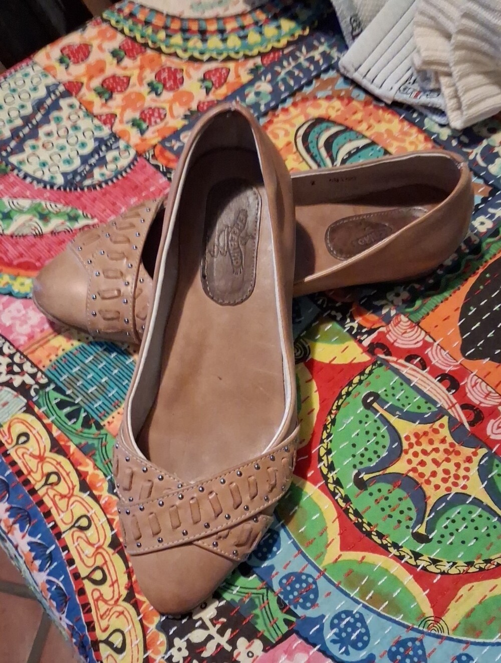 Freebird Stud-Accent Pointed Tan Ballet Flats Sz11